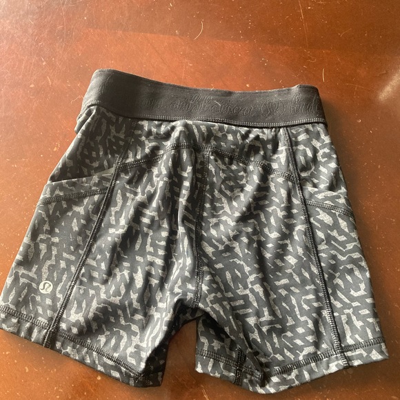 Lululemon shorts - Picture 2 of 4
